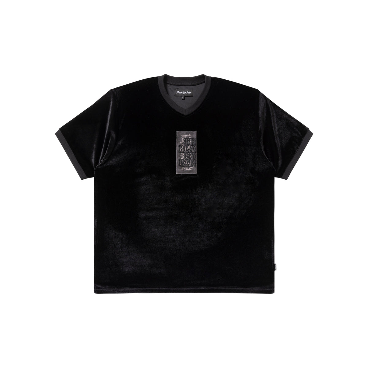 HWC LABEL EMBROIDERED VELOUR V NECK S/S SHIRT BLACK – BlackEyePatch