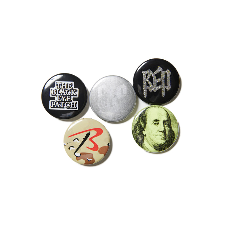 ASSORTED BUTTON BADGES
