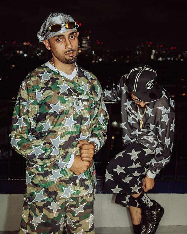 SMALL OG STARS BAGGY SWEAT SHORTS WOODLAND CAMO