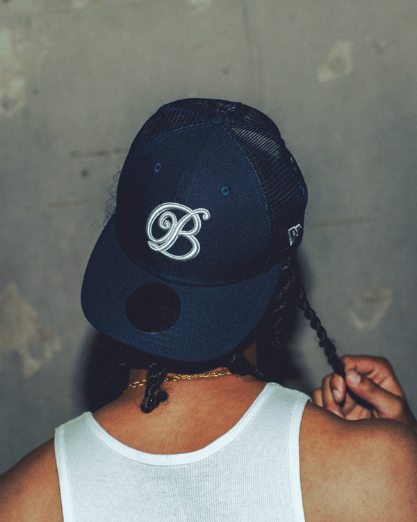 B EMBLEM NEW ERA MESH CAP NAVY