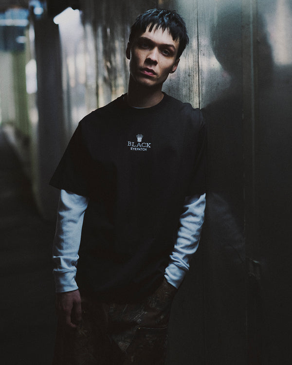 CHRONO CROWN LOGO TEE CHARCOAL/WHITE