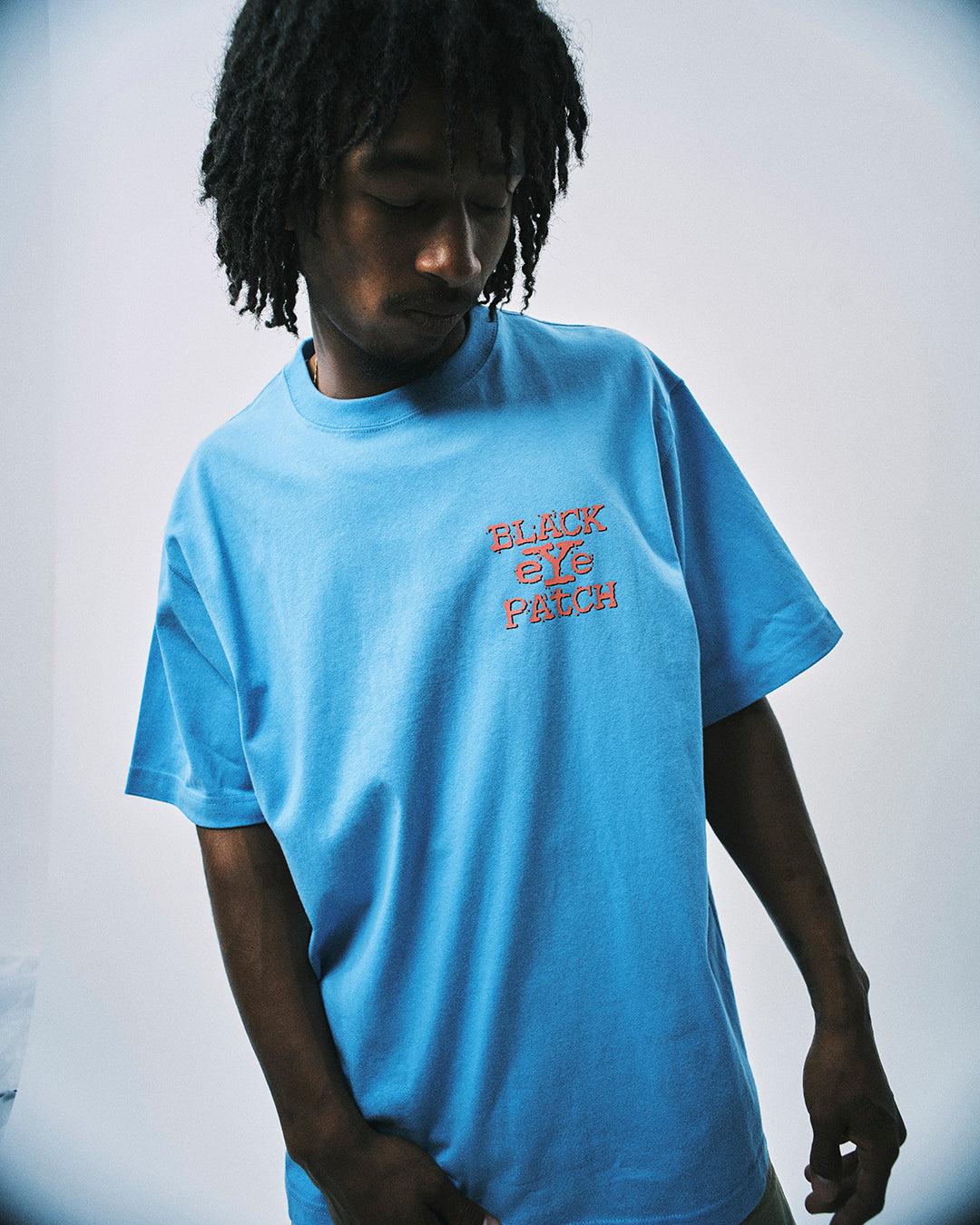 DA SOCIETY LOGO TEE SKY BLUE – BlackEyePatch