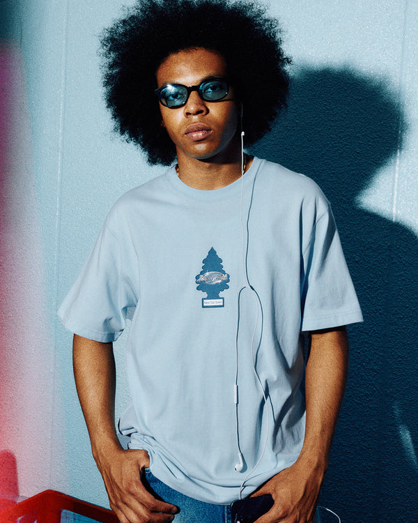 FRESH TREES LOGO TEE PASTEL BLUE