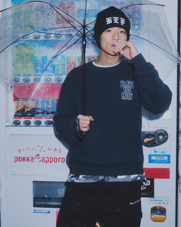 GRUNGY STENCIL LOGO CREW SWEAT BLACK