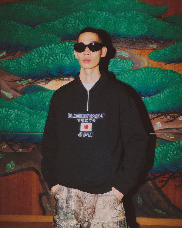 JPN FLAG EMBROIDERED HALF ZIP SWEAT BLACK