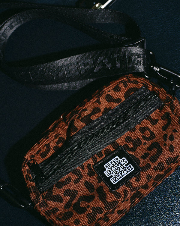 LEOPARD PATTERNED CORDUROY SHOULDER BAG