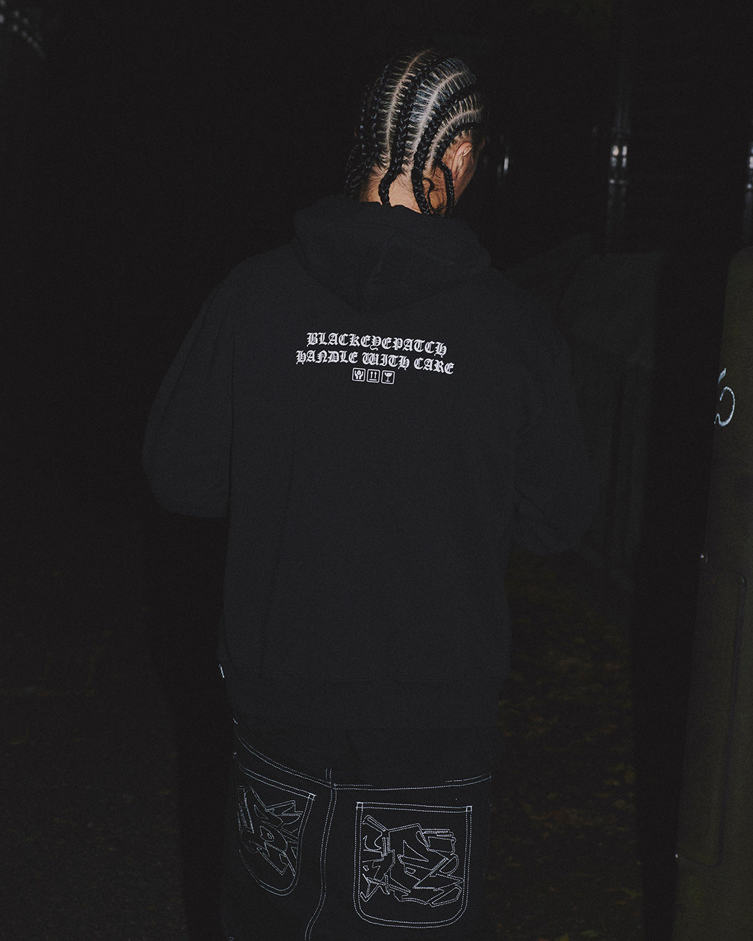 OE OG LABEL HOODIE BLACK – BlackEyePatch