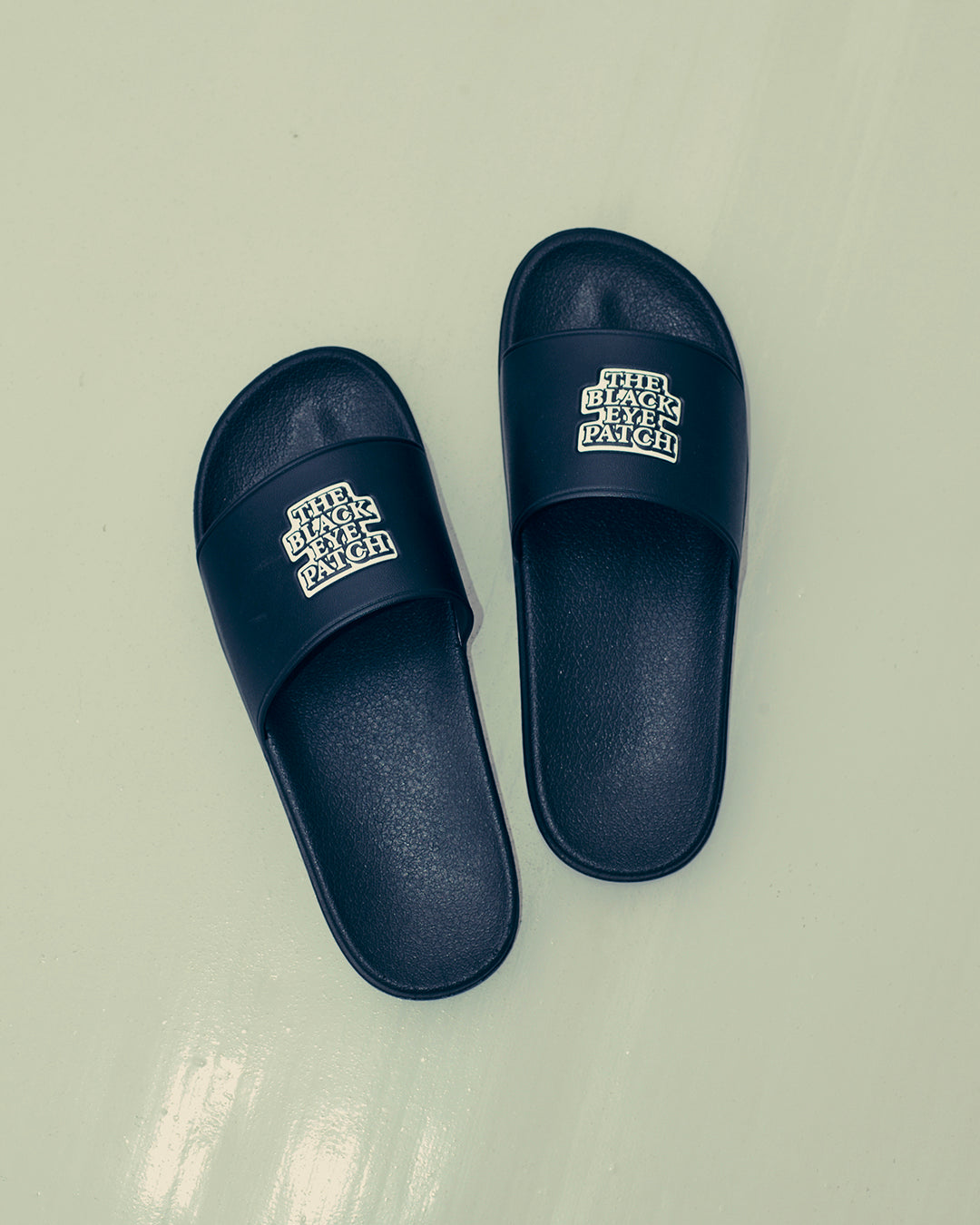 OG LABEL SHOWER SANDALS BLACK – BlackEyePatch
