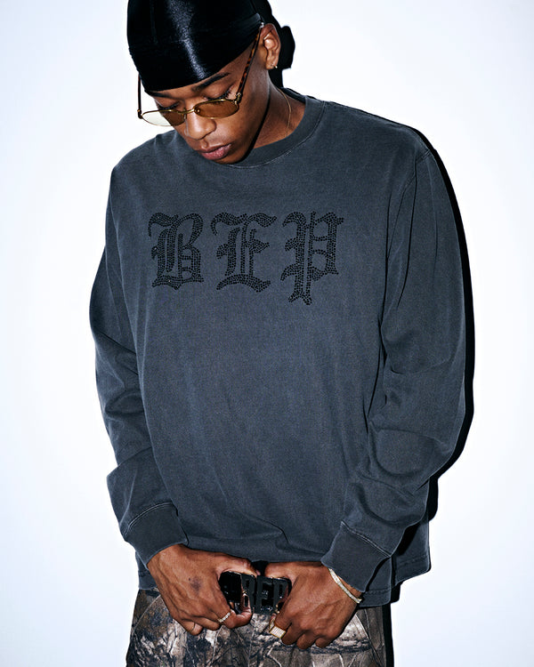 RHINESTONED 3 LETTER OE HEAVYWEIGHT L/S TEE WASHED BLACK