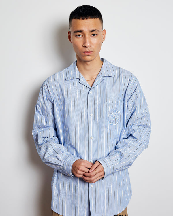 B EMBLEM OPEN COLLAR STRIPED SHIRT BLUE